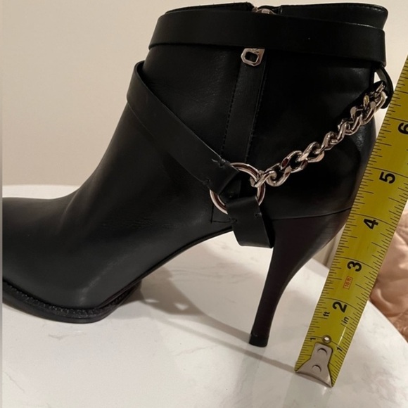 ALEXANDER MCQUEEN CHAIN STRAP STILETTO ANKLE BOOTS SIZE 8.5 EUC - Picture 3 of 16